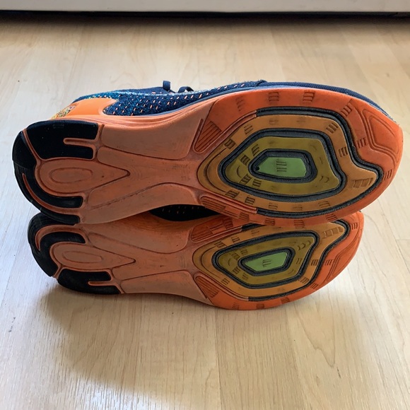 Nike running Men’s Flyknit Lunarglide Shoes.10.5. - Picture 4 of 7